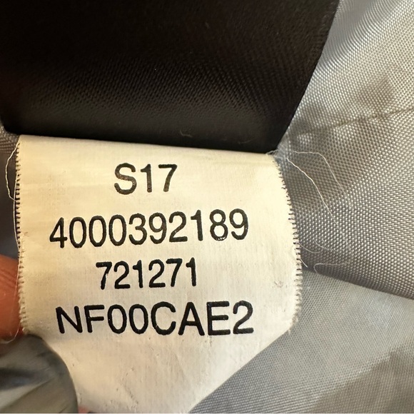 The North Face Resolve Women’s Gray White Rain Jacket Size: Medium - Picture 8 of 8